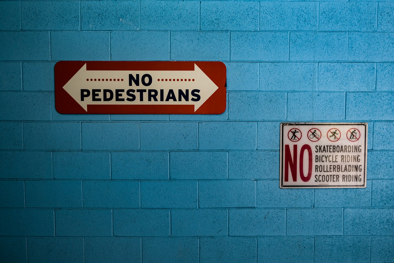 red and white no smoking sign